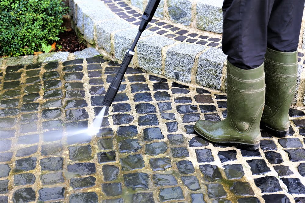 The Difference Between Power Washing and Pressure Washing
