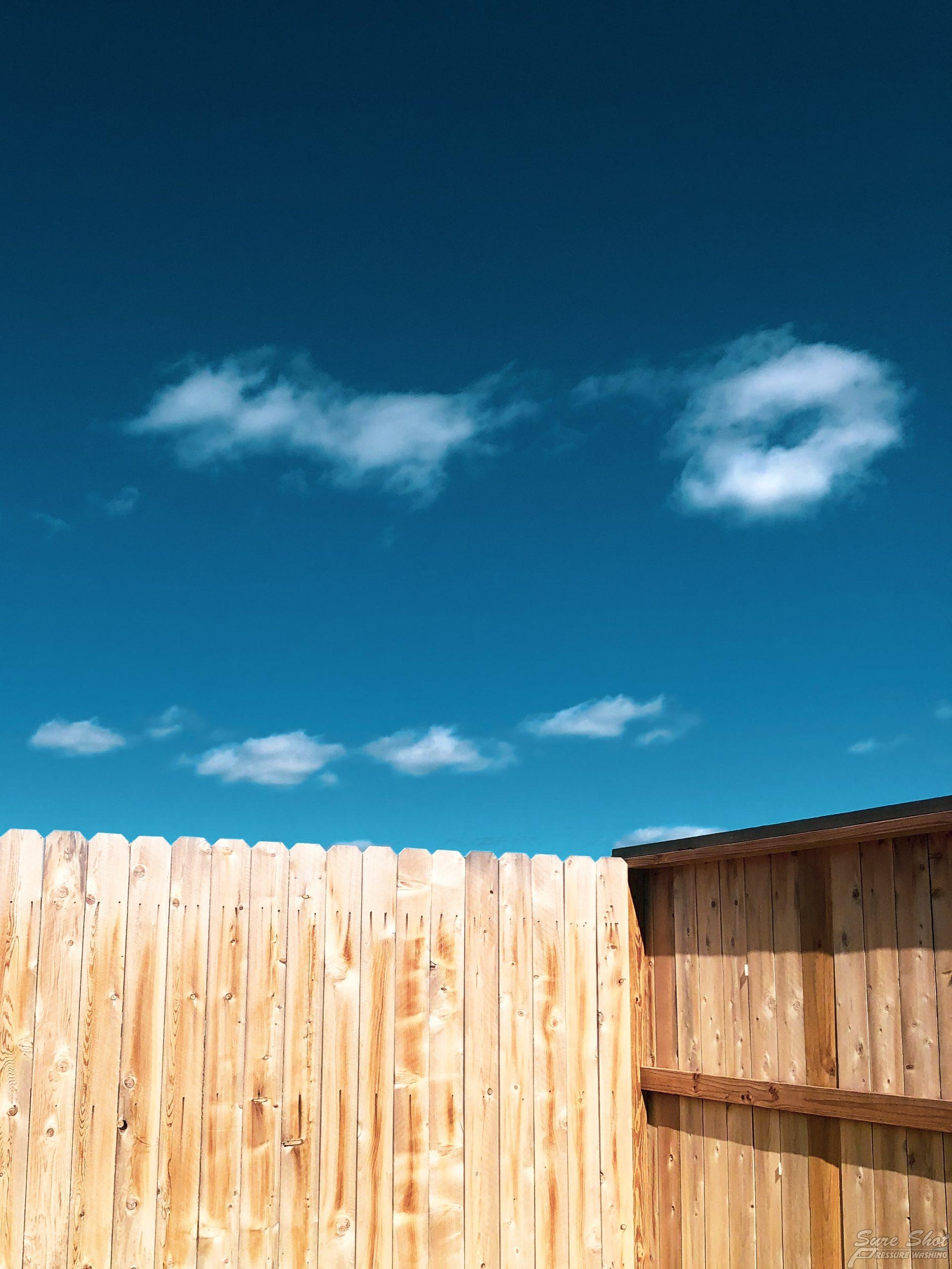 justin-schwartfigure-LVwbWJyOJro-unsplash fence